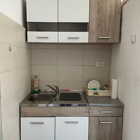 Nikola Dojkinci Apartment